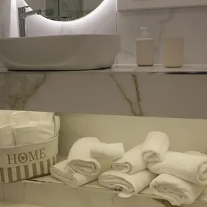 https://ferdinandos-naples.hotels-amalfi.com